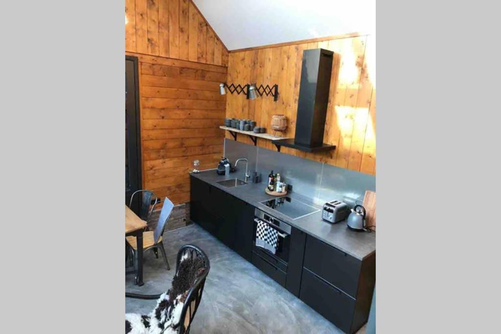 Hollandsche Rading Uniek Houten Huis Nabij Bos En Plassen מראה חיצוני תמונה